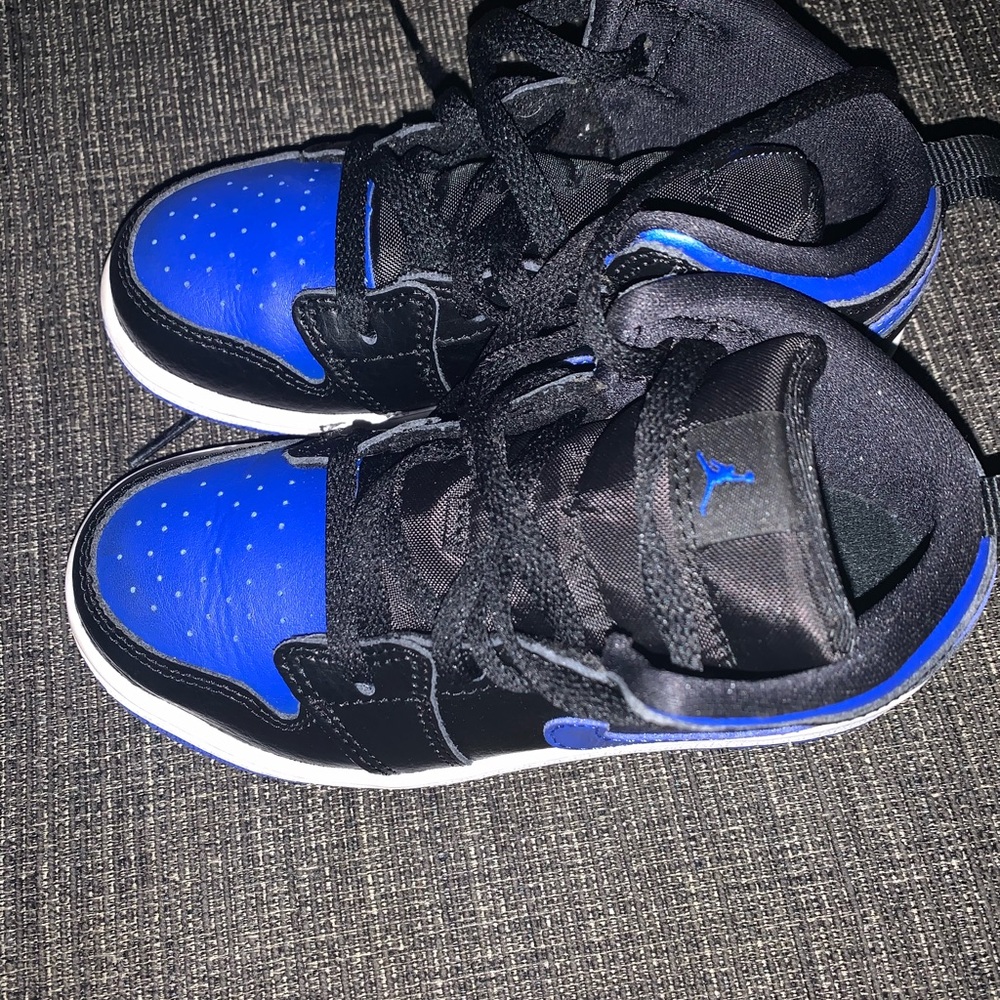 Nike ones (like new)